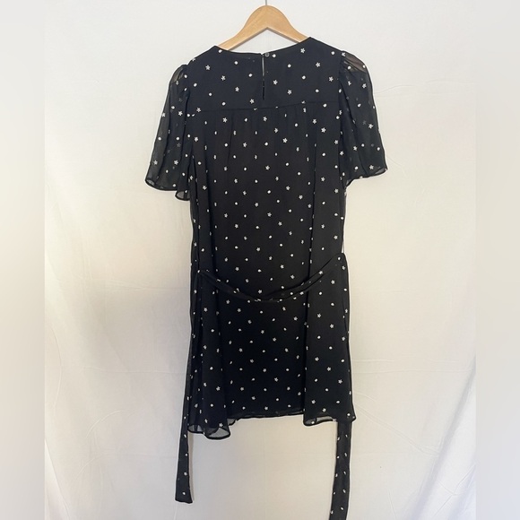 Ann Taylor Size M Black and white Floral embroidered shift dress with belt - Picture 11 of 12